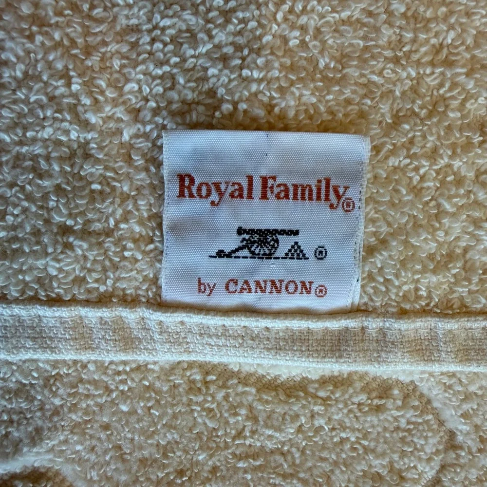 Vintage Royal Family by Cannon Butterfly Bath Towel Cream Beige Embossed 24x44